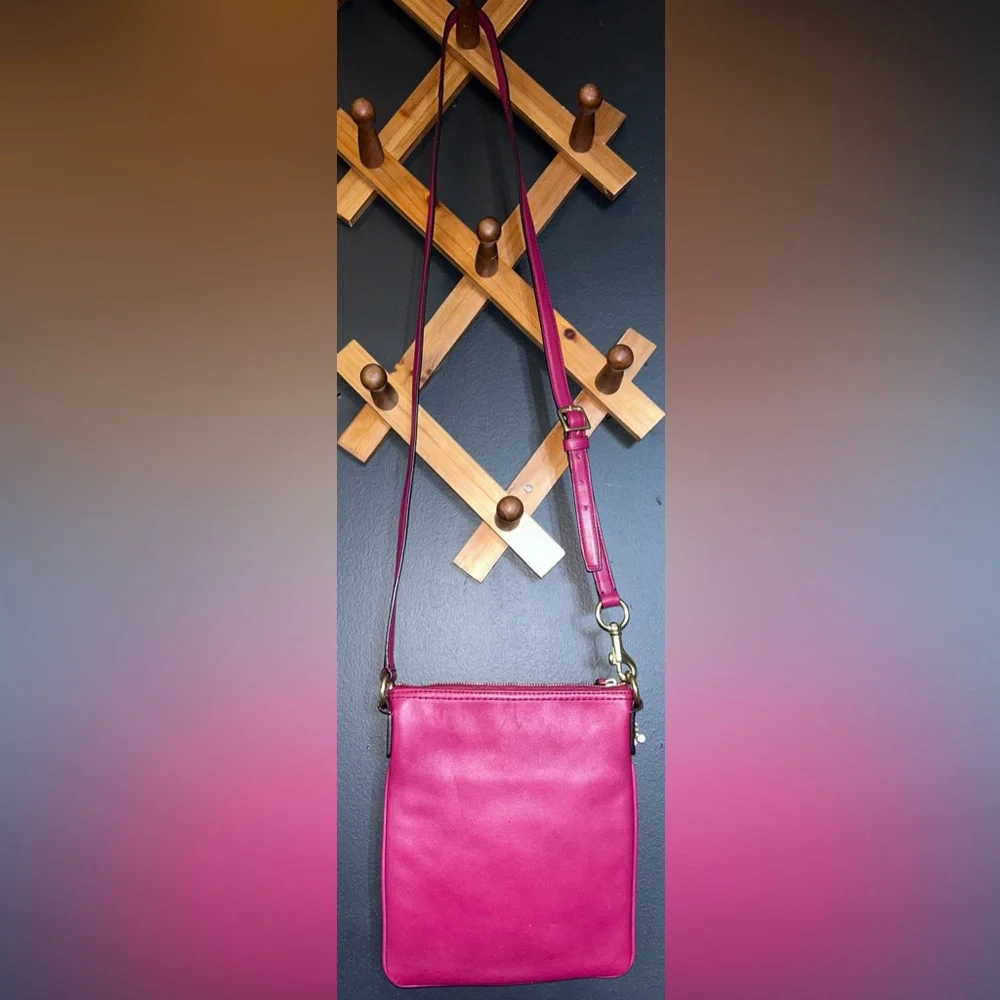 Coach 47989 Legacy Leather
Swingpack Crossbody Bag - Picture 11 of 16